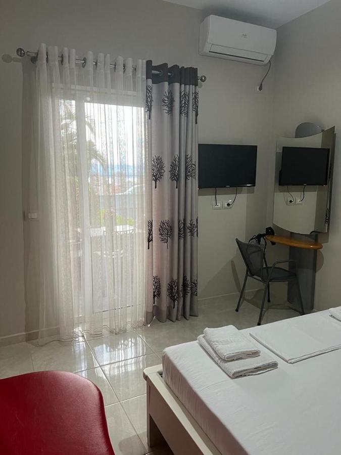 Vila Mateo Sarande Bagian luar foto