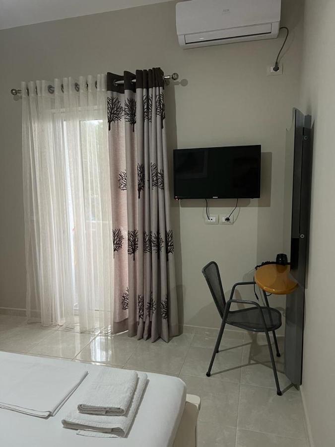 Vila Mateo Sarande Bagian luar foto