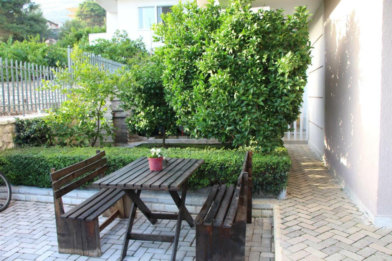 Vila Mateo Sarande Bagian luar foto