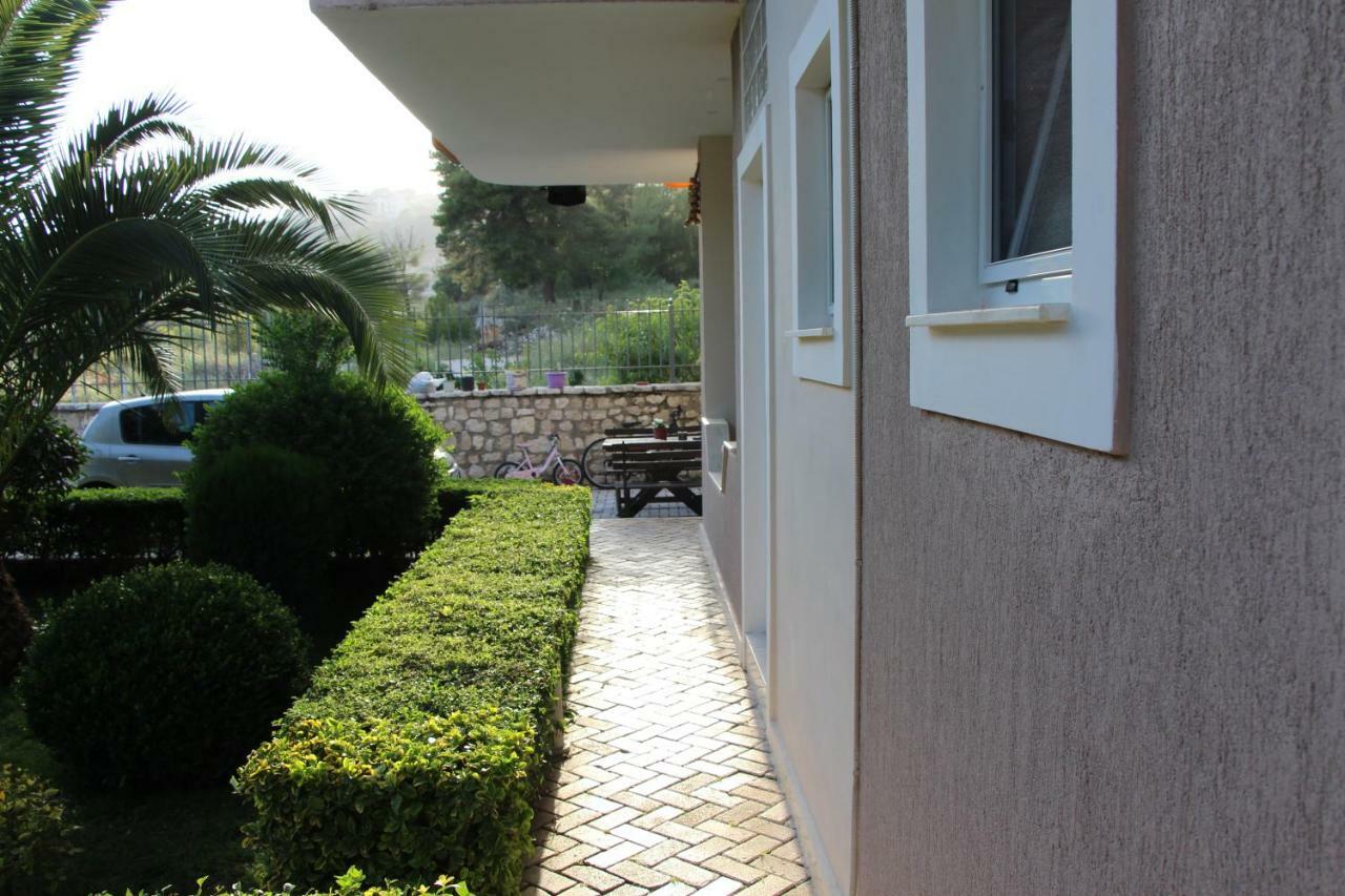 Vila Mateo Sarande Bagian luar foto